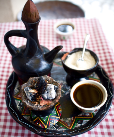 La Cerimonia del Caffè Etiope: Rituale e Significato Culturale
