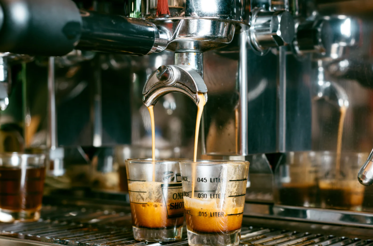 Come Decalcificare la Macchina da Caffè: Guida Completa Passo Passo